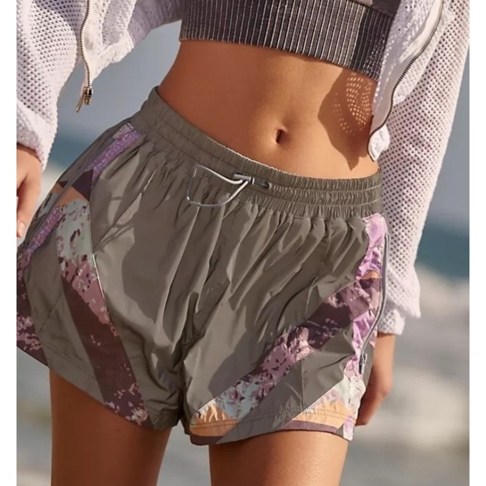 Free People Movement Shorts Size XS Gray Purple Now‎ You See Me Style Abstract